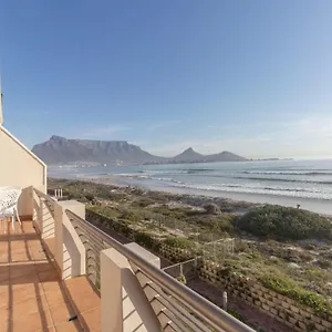 https://wake-up-to-the-sounds-views-and-smell-of-the-ocean.hotels-capetown.com